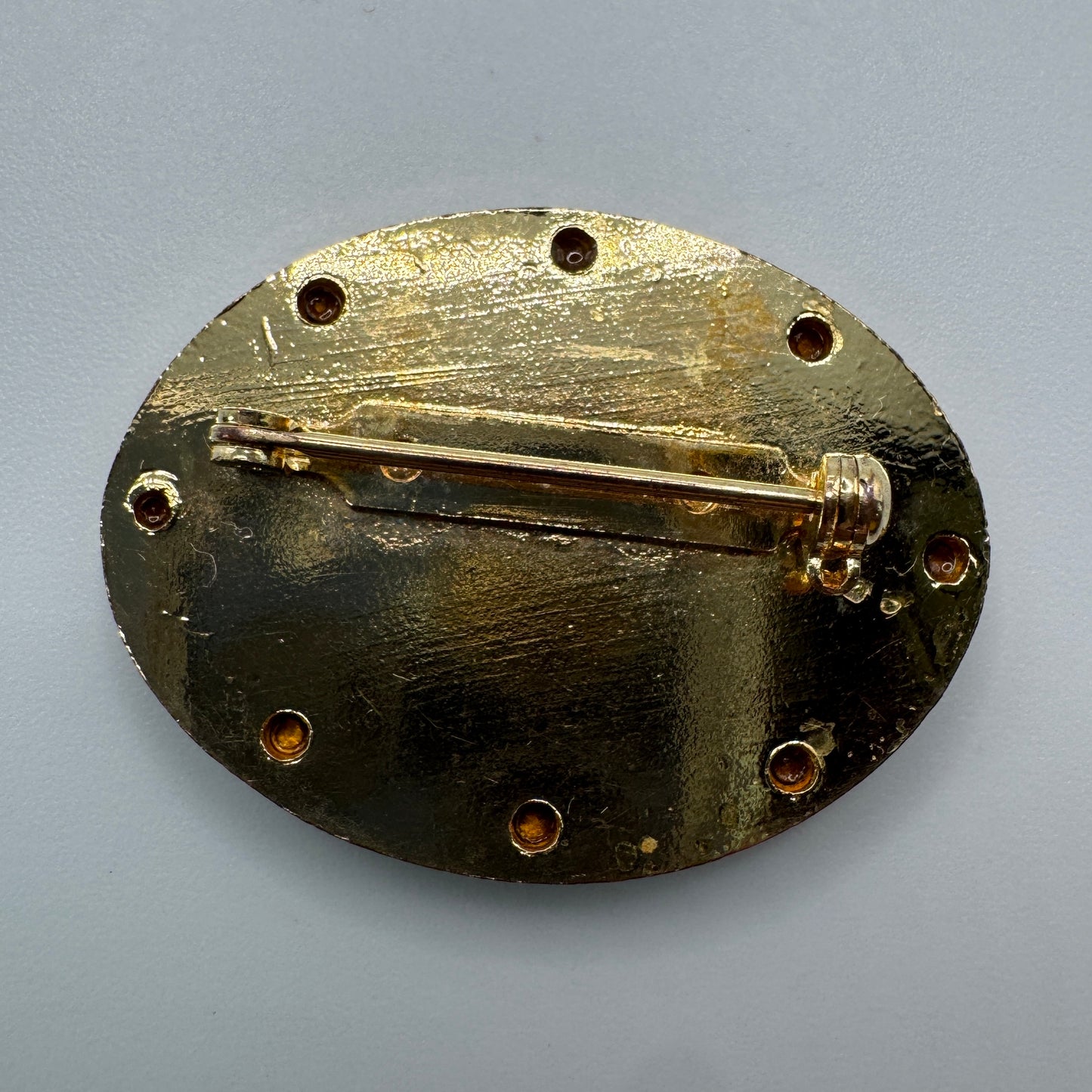 Broche vintage en laiton émaillé - dans le goût de Catherine Popesco