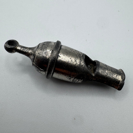 Sifflet Ancien en étain