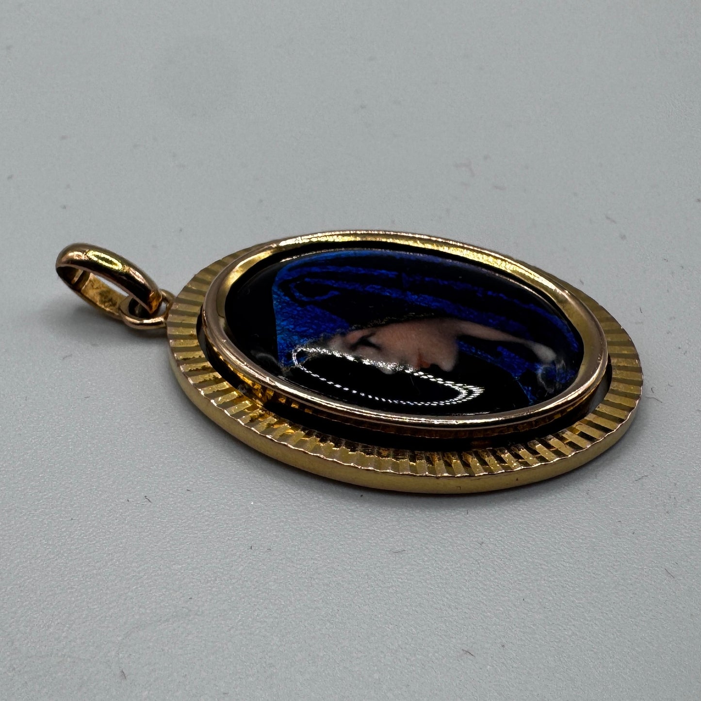 Superbe Pendentif en émaux sur cuivre - Limoges signé