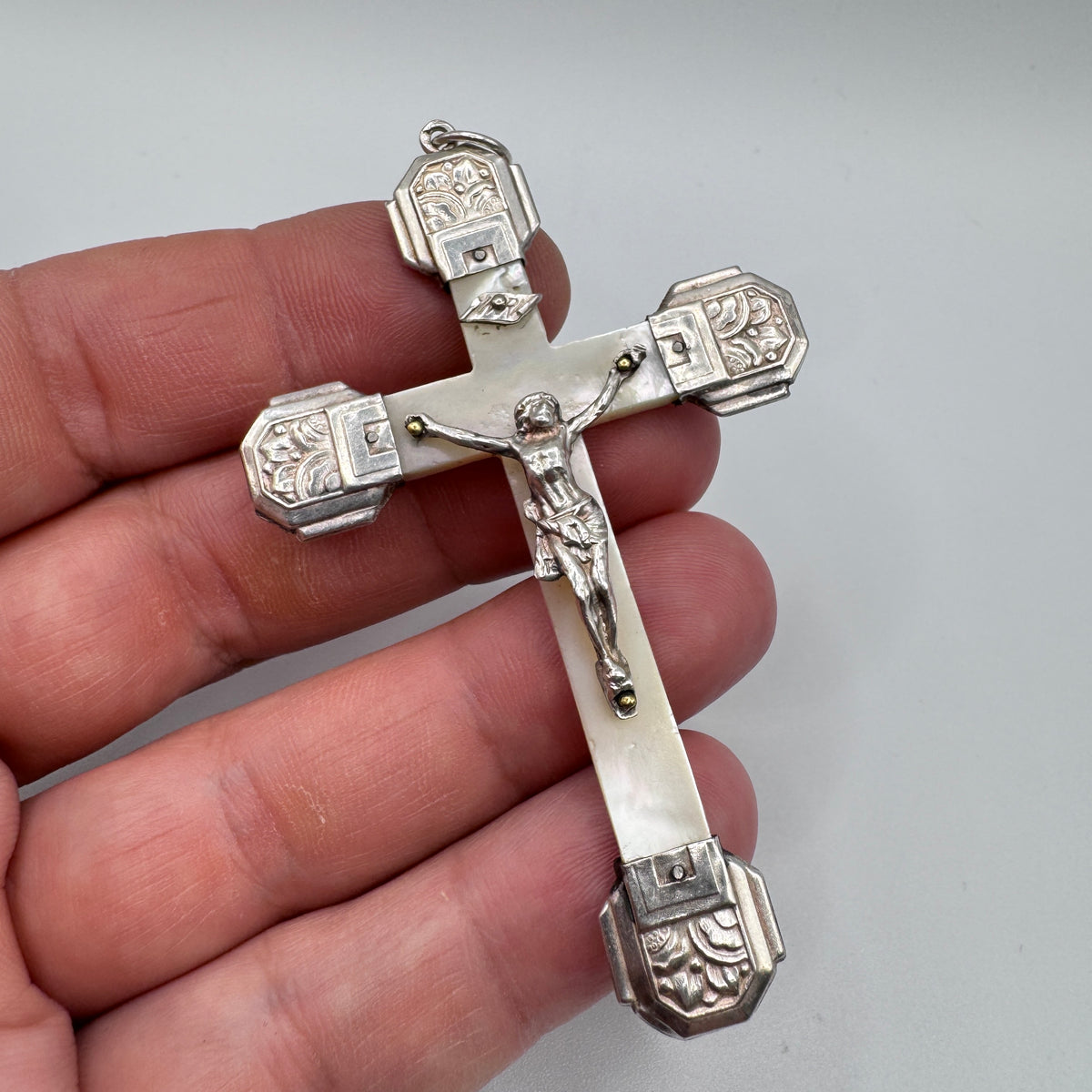 Superbe grande Croix crucifix ancien Art Deco - argent et nacre