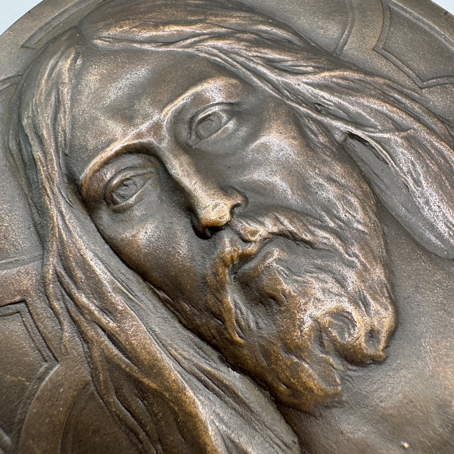 Grosse Médaille artistique ancienne en bronze « Le Christ » par Charles Pillet