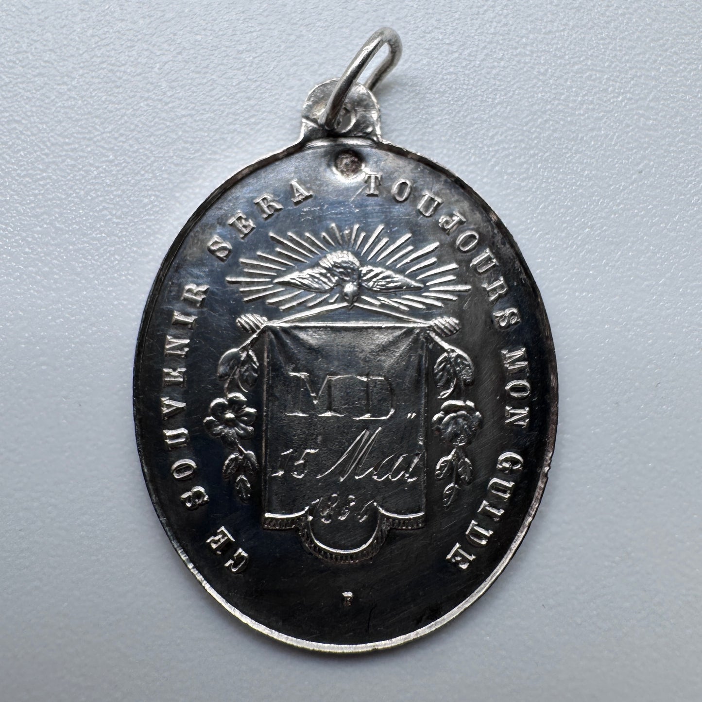 Médaille religieuse ancienne -  « souvenir de communion » - argent