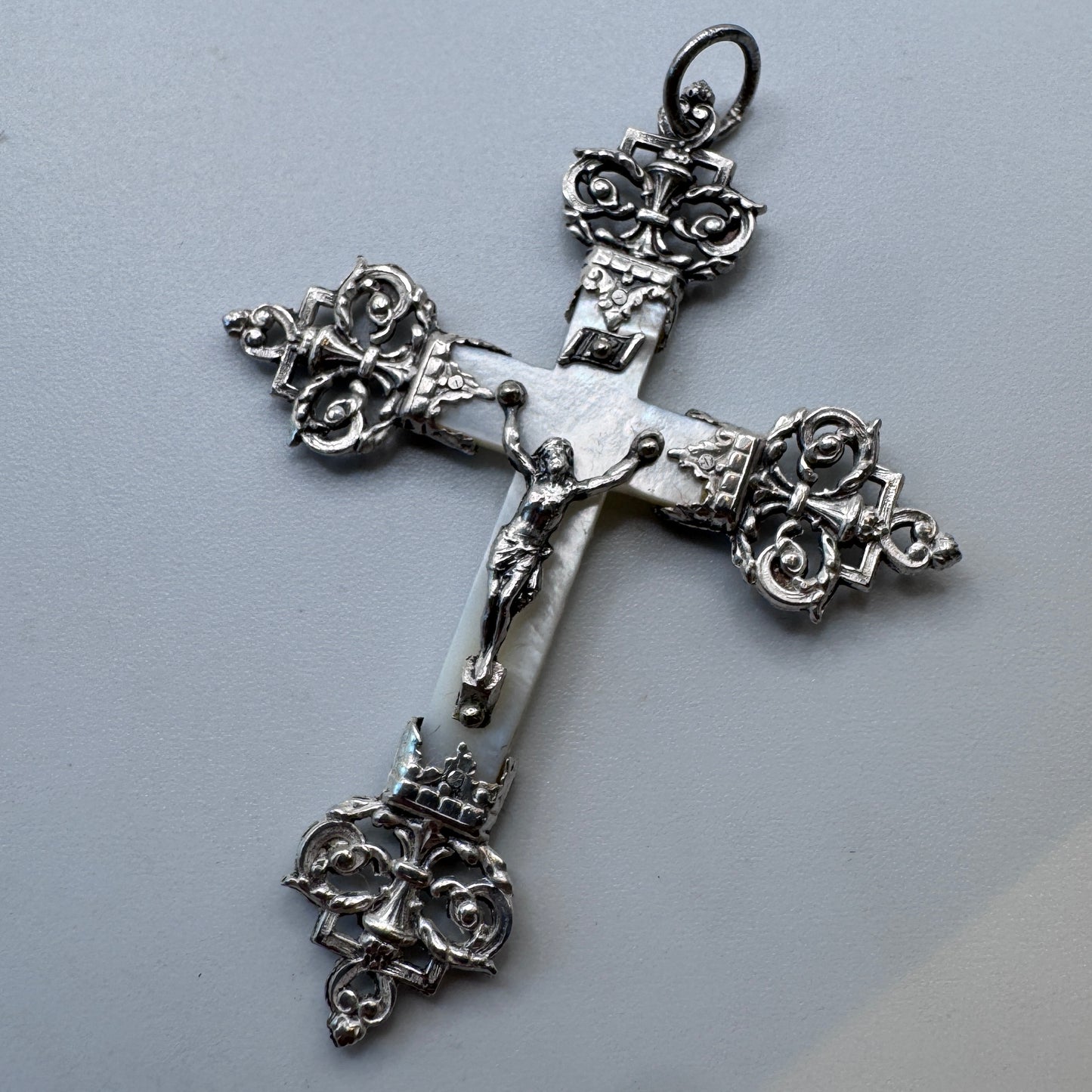 Superbe Croix crucifix ancien - argent et nacre