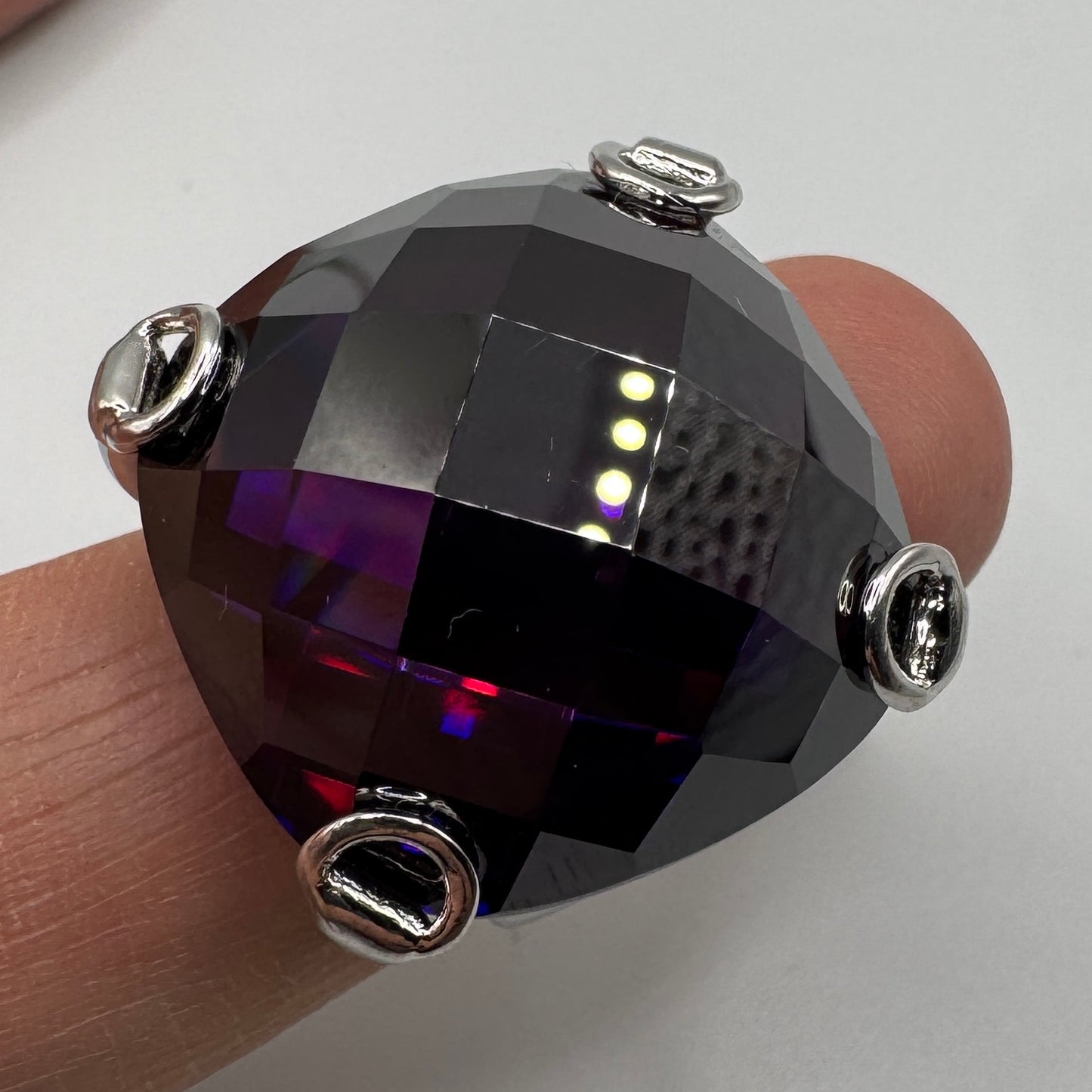 Grosse bague en argent et verroterie