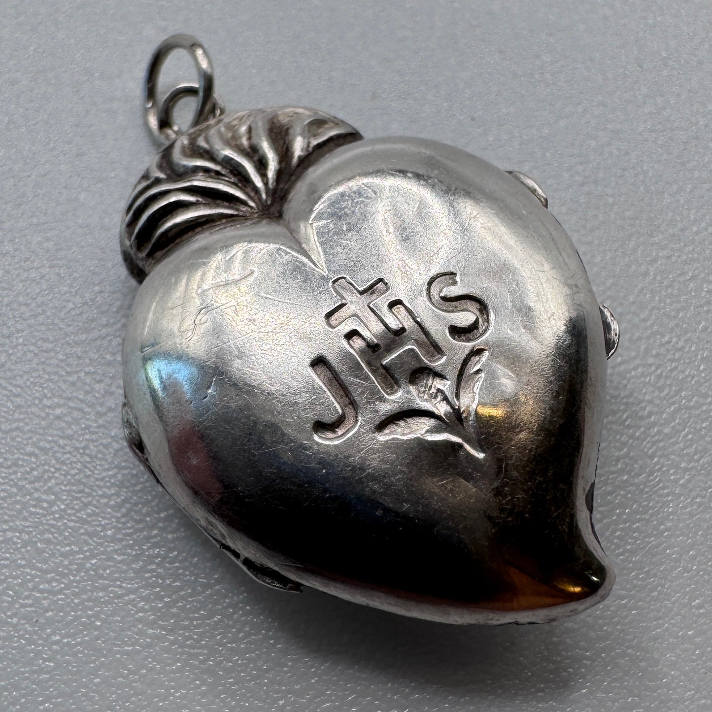 Pendentif Porte Reliquaire ancien en argent - ex voto - Coeur Sacré de Jesus et Marie