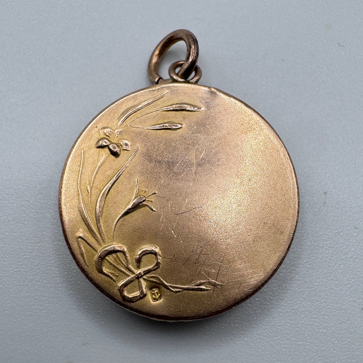 Rare Medaille religieuse ancienne plaqué or « Sainte Vierge »