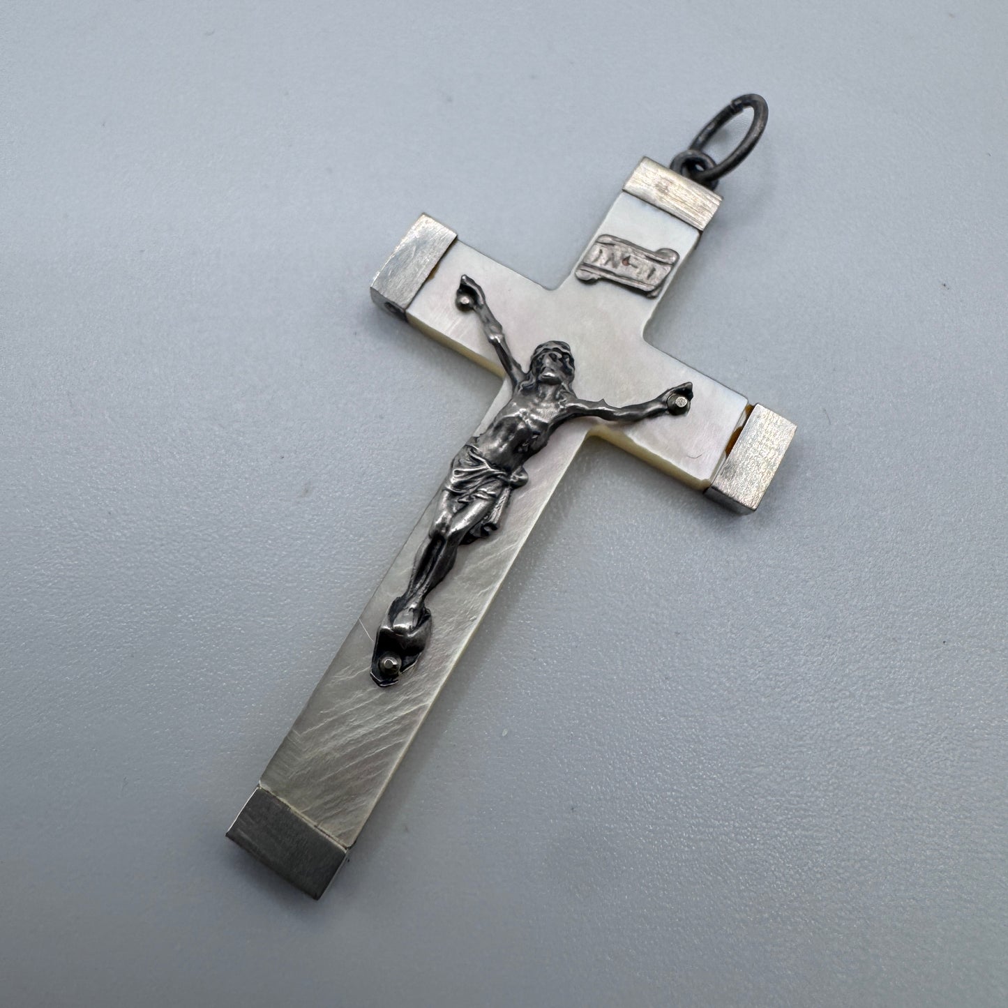 Croix crucifix ancien - argent et nacre