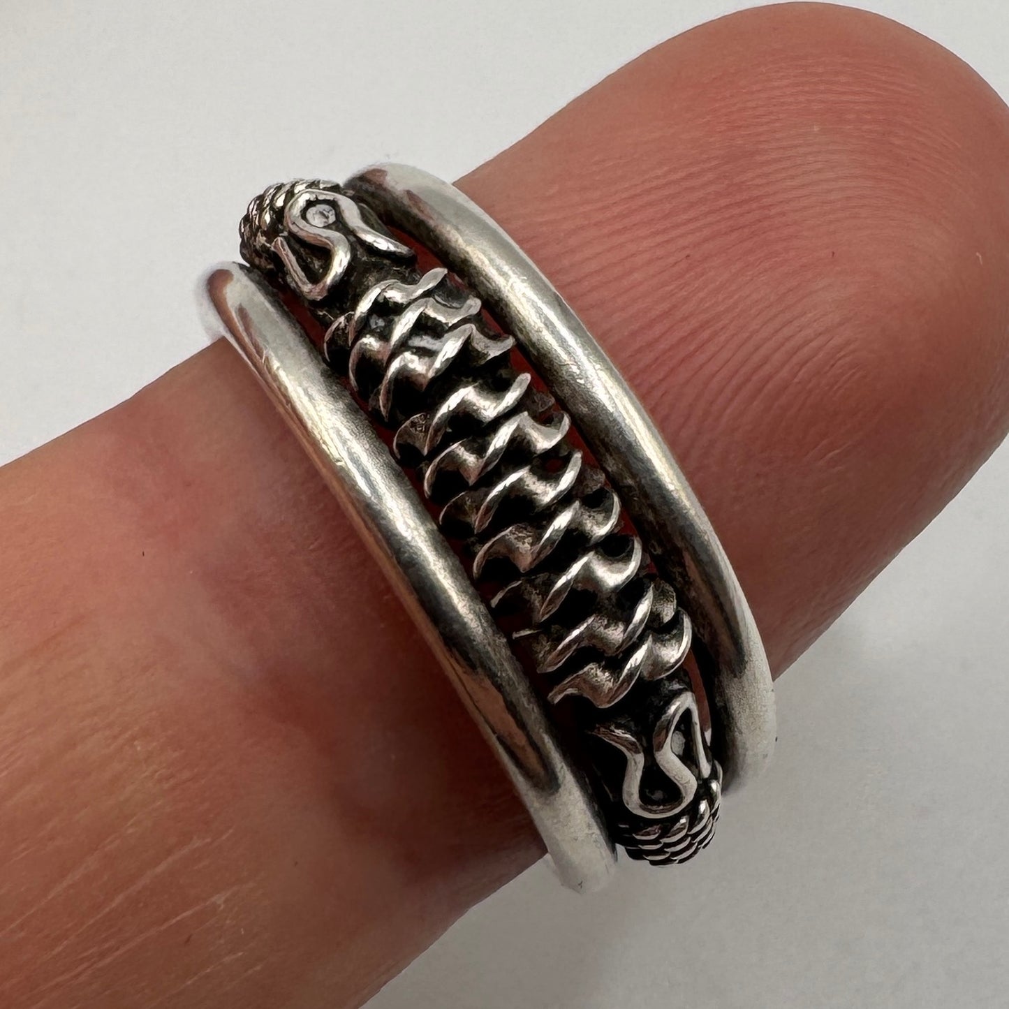 Bague en argent motif ethnique