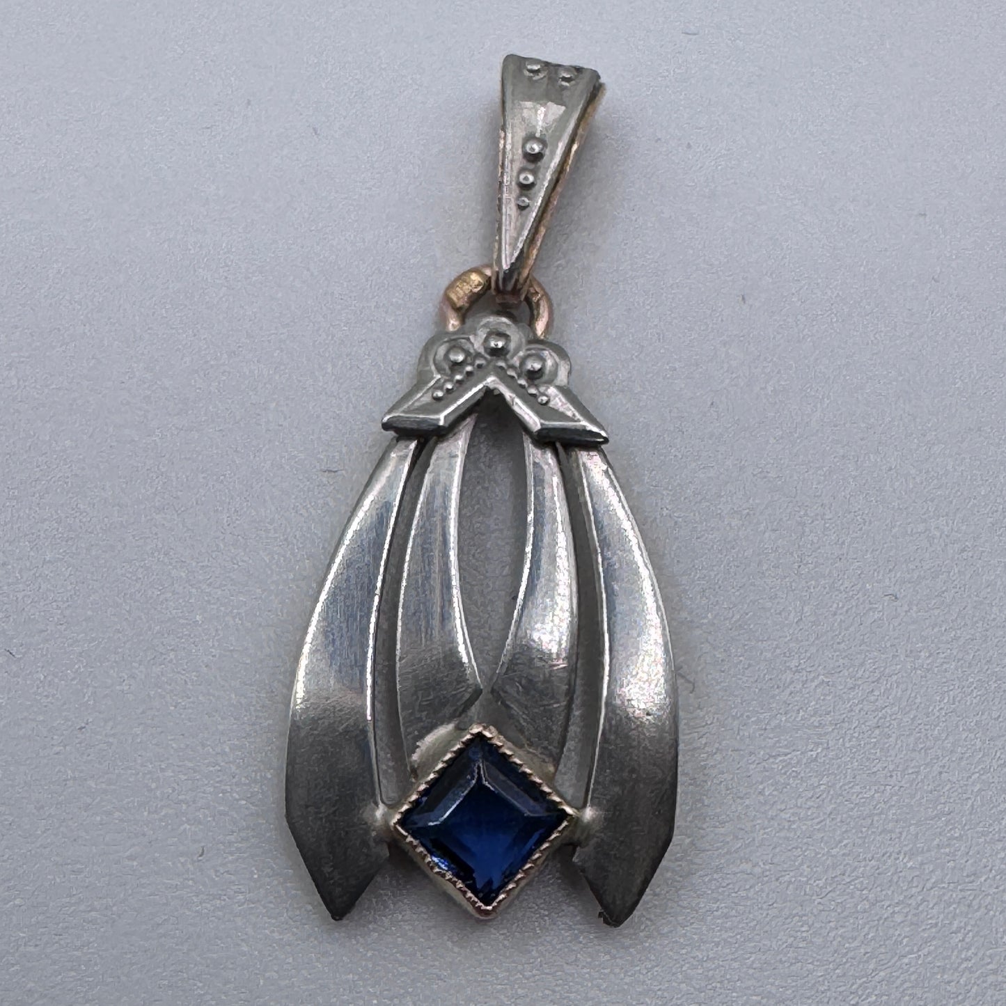 Pendentif ancien Art Deco en plaqué or