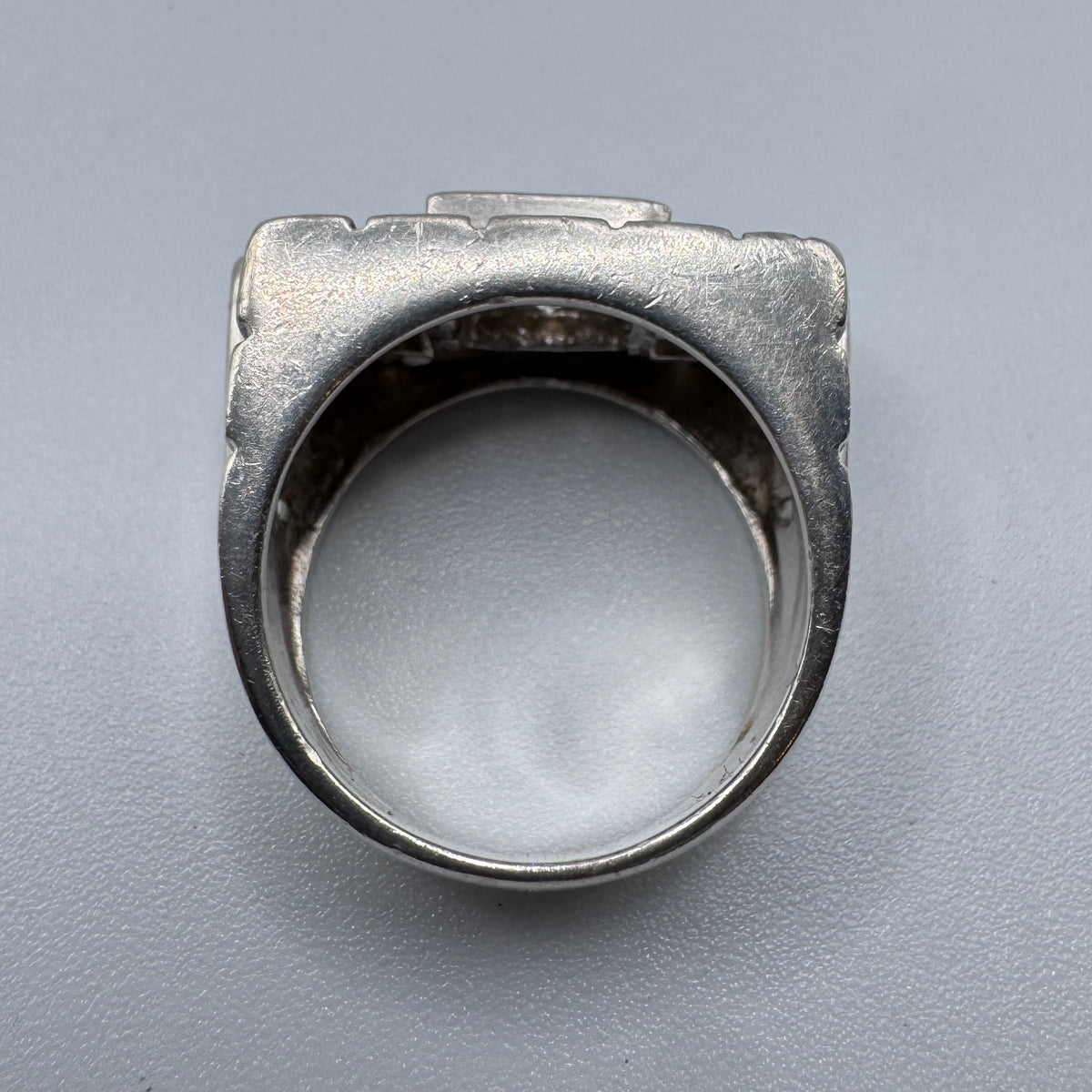 Grosse Bague TANK style Art Deco en argent et brillants