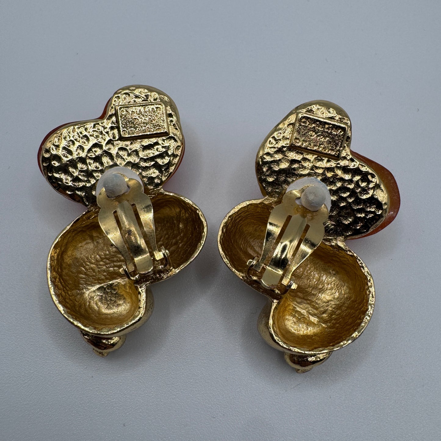 Grands Clips « coquillage »créateur CHRISTIAN DIOR - métal doré