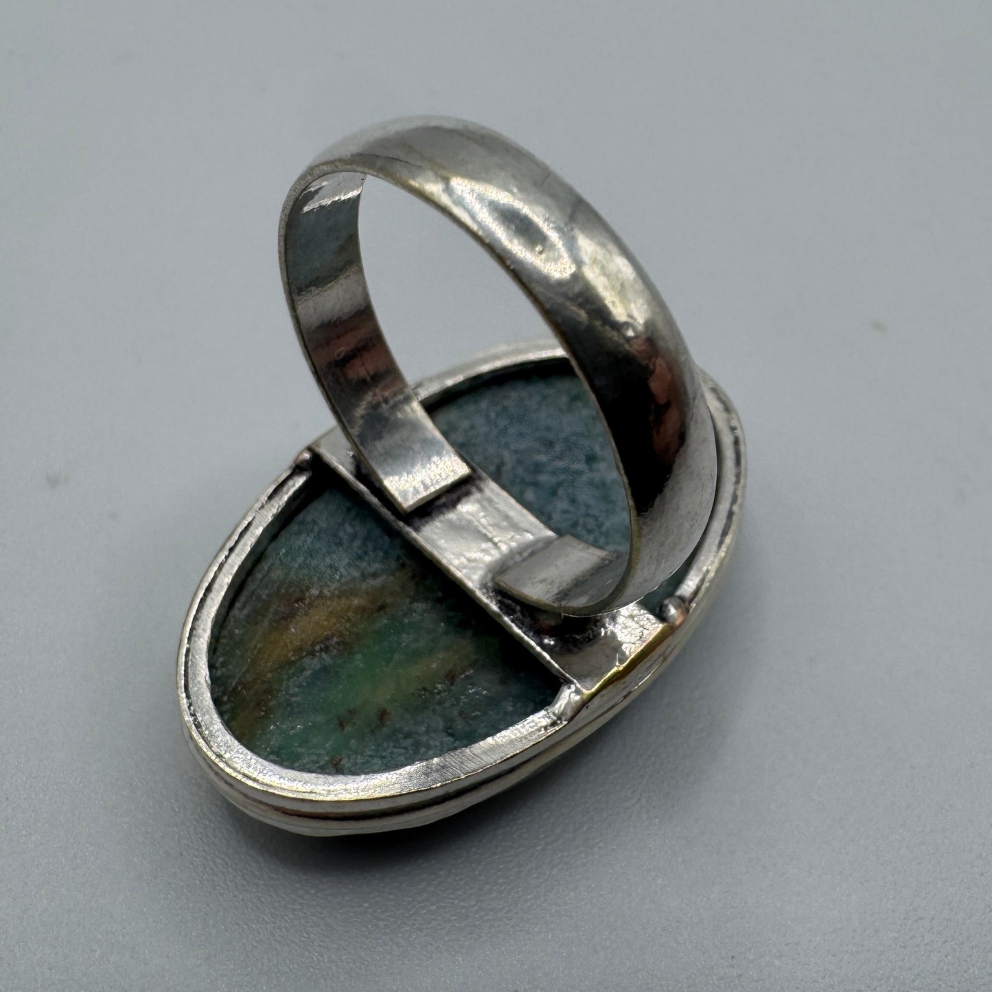 Grosse Bague en argent et pierre naturelle