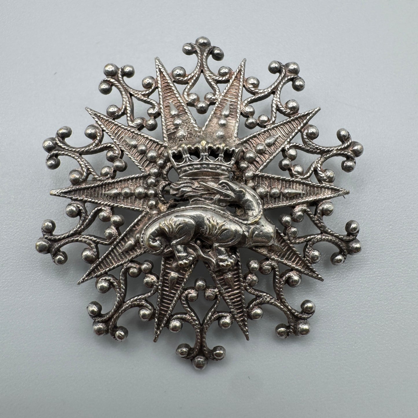 Broche ancienne salamandre François 1er  - métal argenté