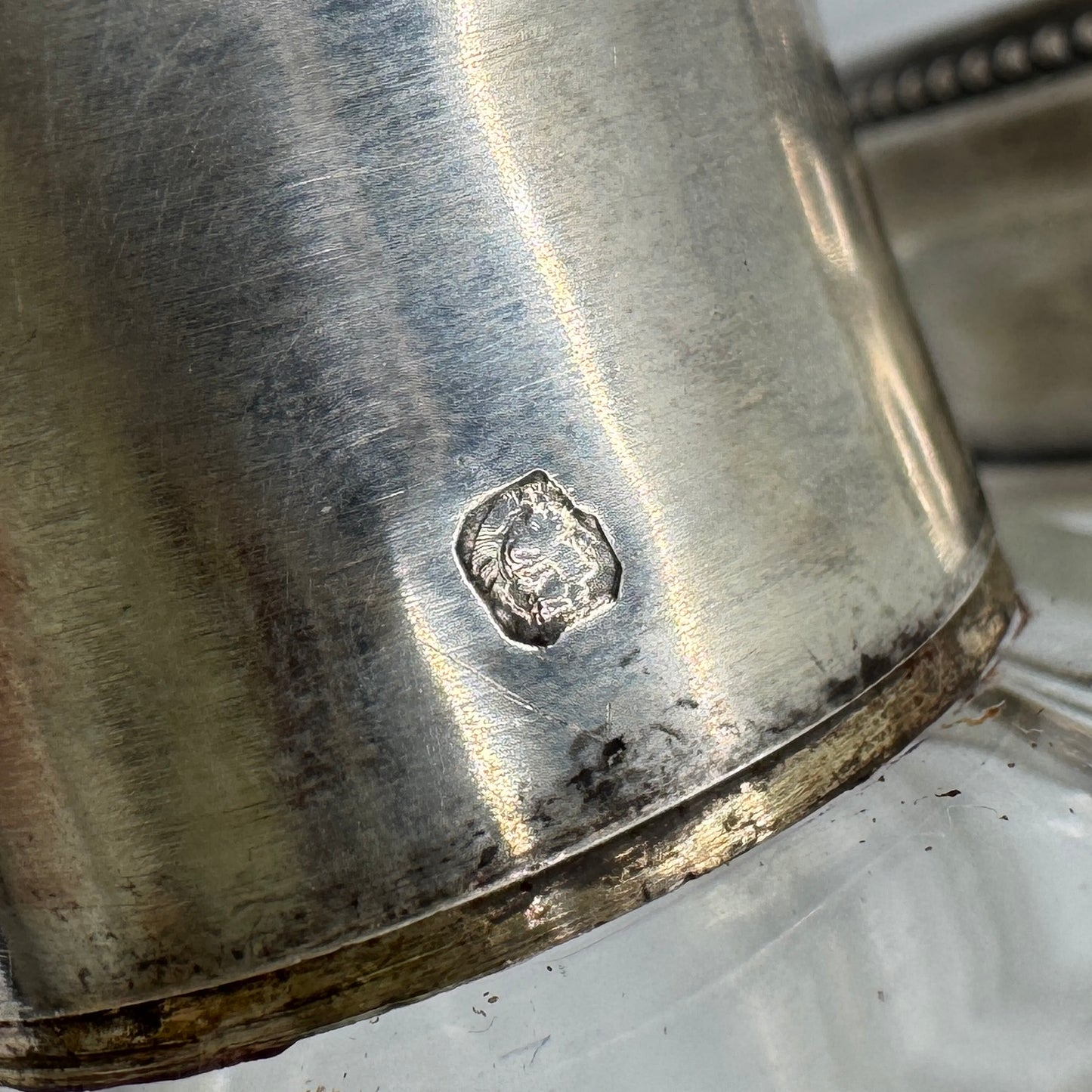 Flacons anciens de toilette en cristal et argent massif