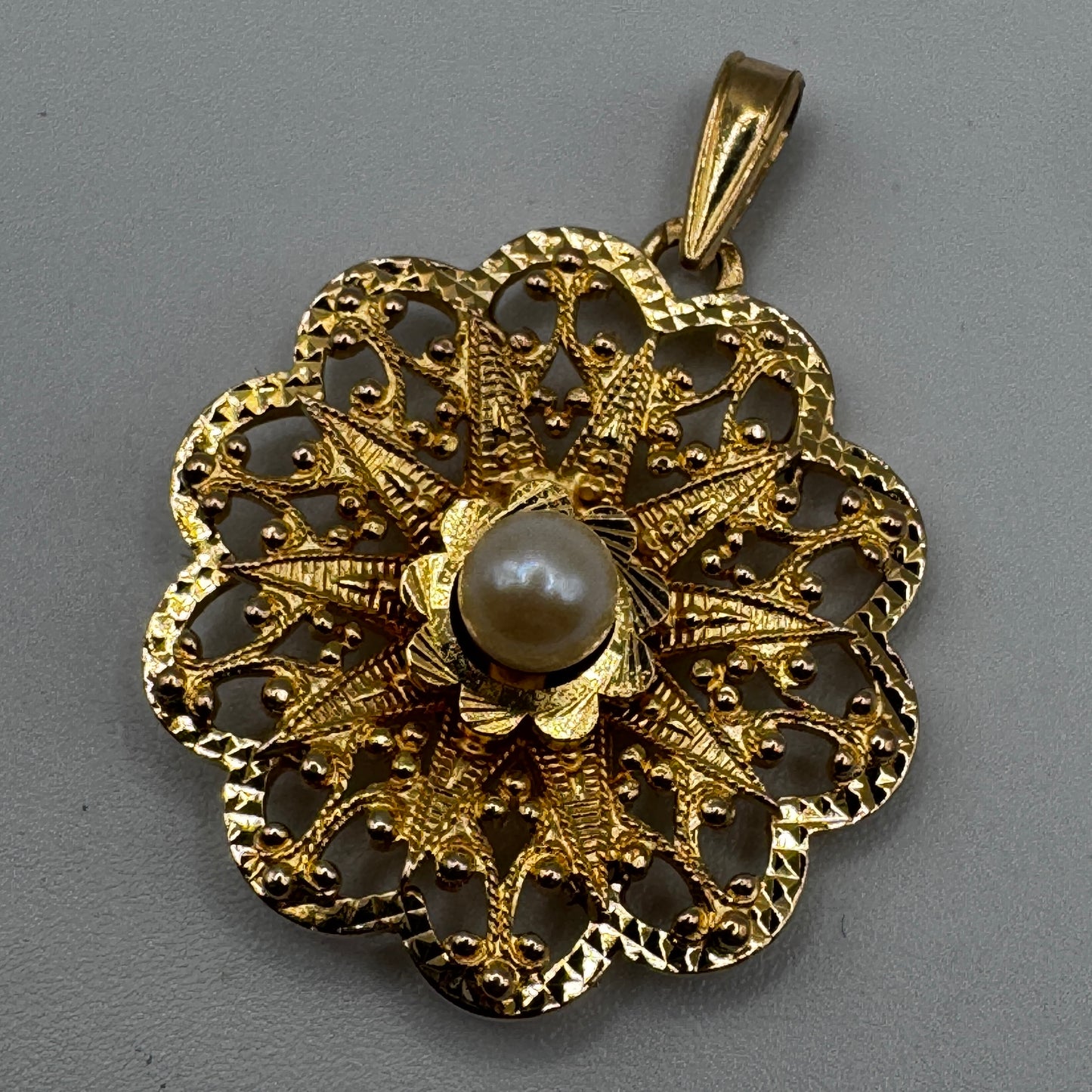 Superbe Pendentif ancien - plaqué or et perle
