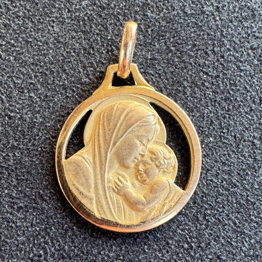 Médaille religieuse ancienne plaqué or « Sainte Vierge à l’enfant »