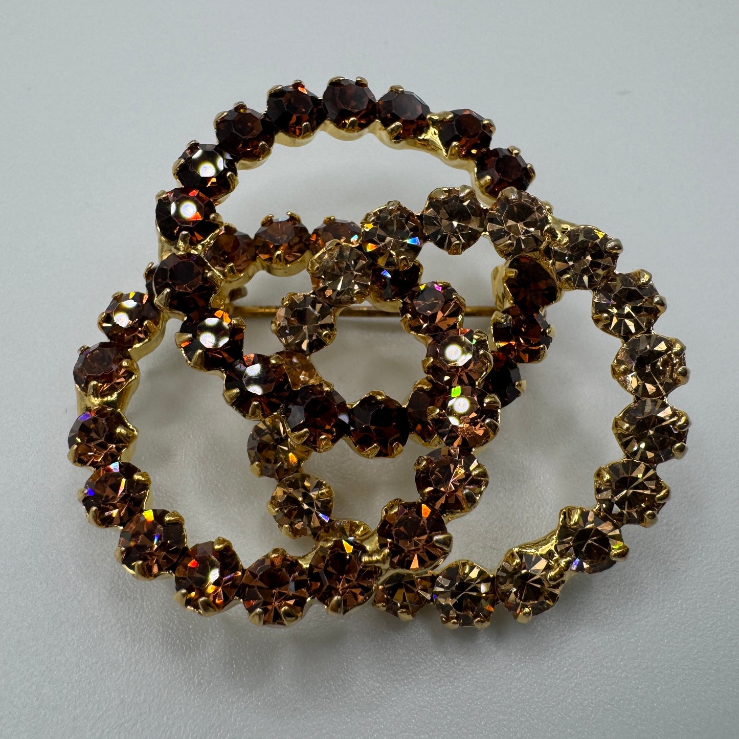 Broche ancienne Vintage - métal doré et verroterie