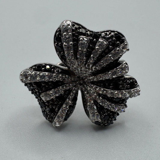 Grosse Bague en argent et brillants