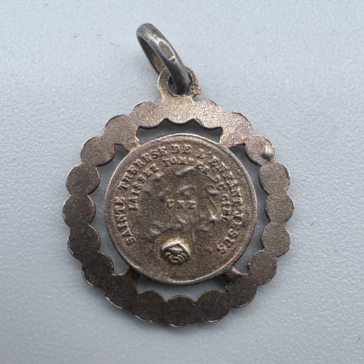 Medaille religieuse ancienne « Sainte Thérèse » - argent massif vermeil