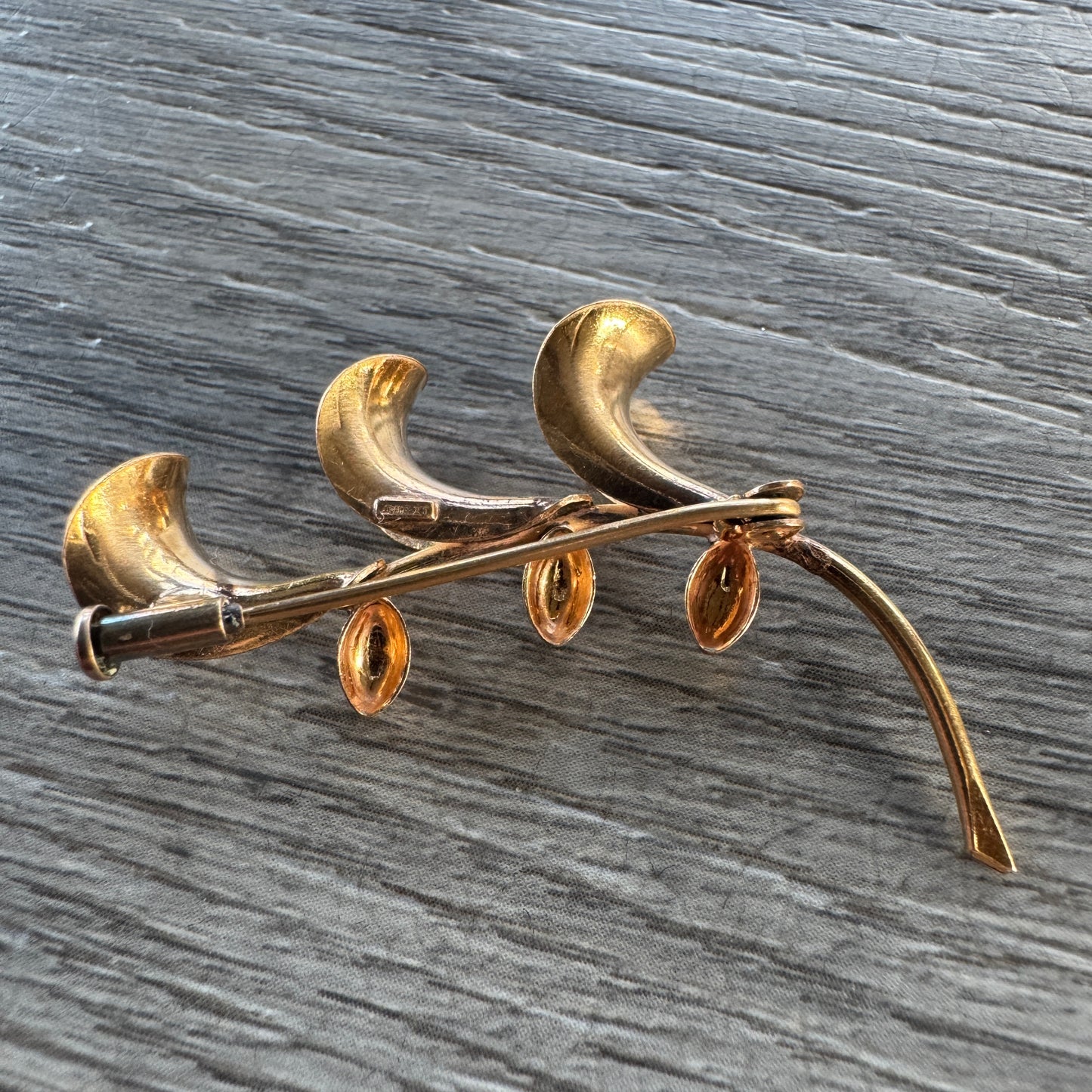 Broche ancienne - plaqué or MURAT