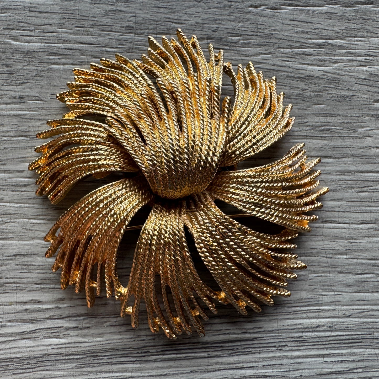 Grosse Broche créateur Vintage Monet - métal doré