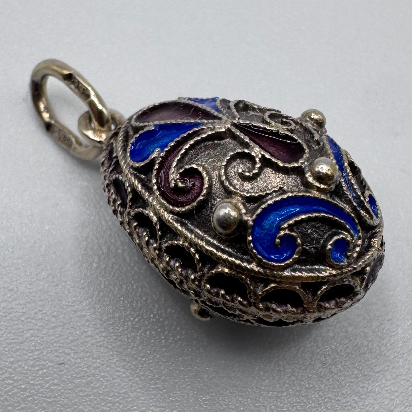Rare Pendentif ancien Russe dans le goût de Fabergé « œuf » - argent massif émaillé