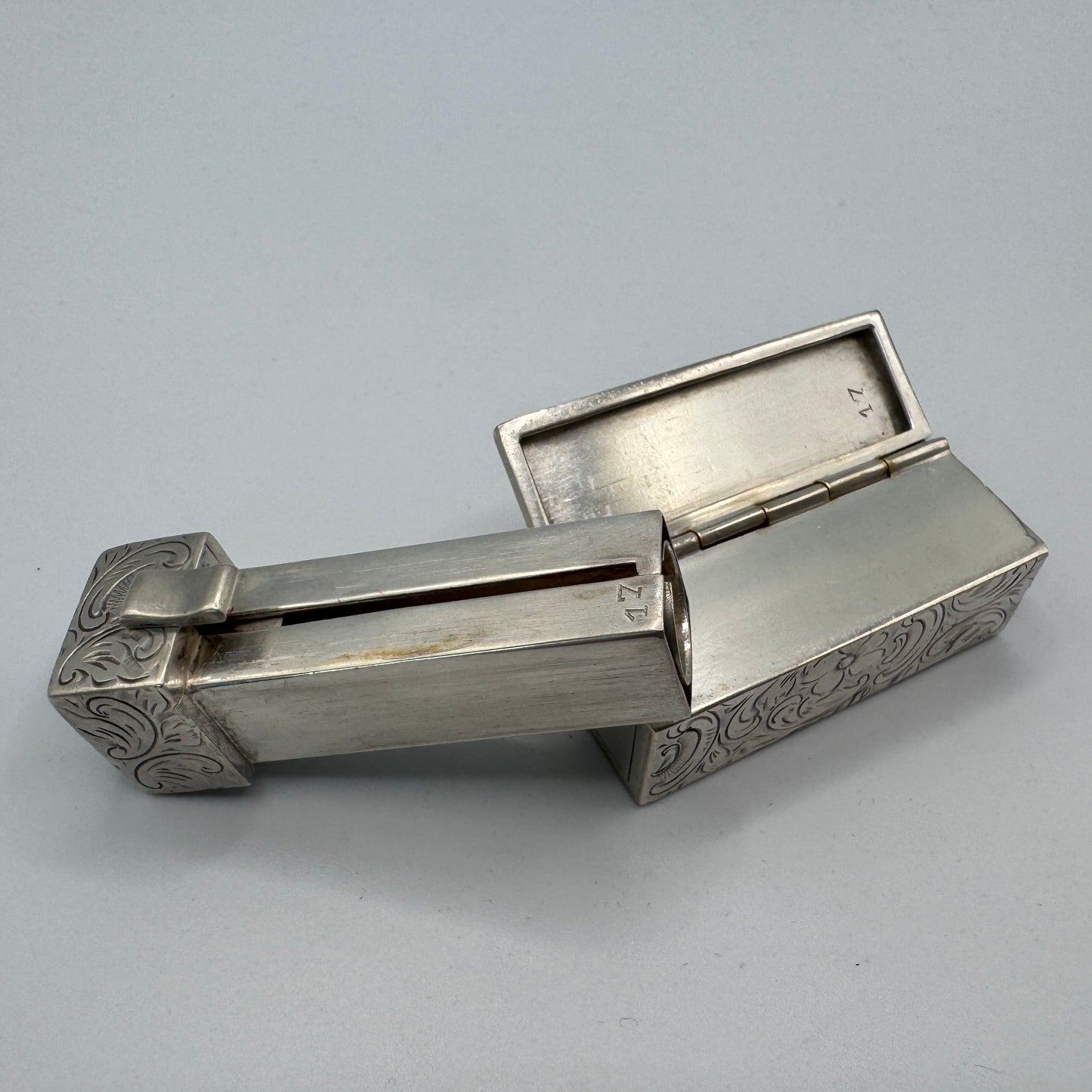 Porte-rouge à lèvres ancien- argent massif