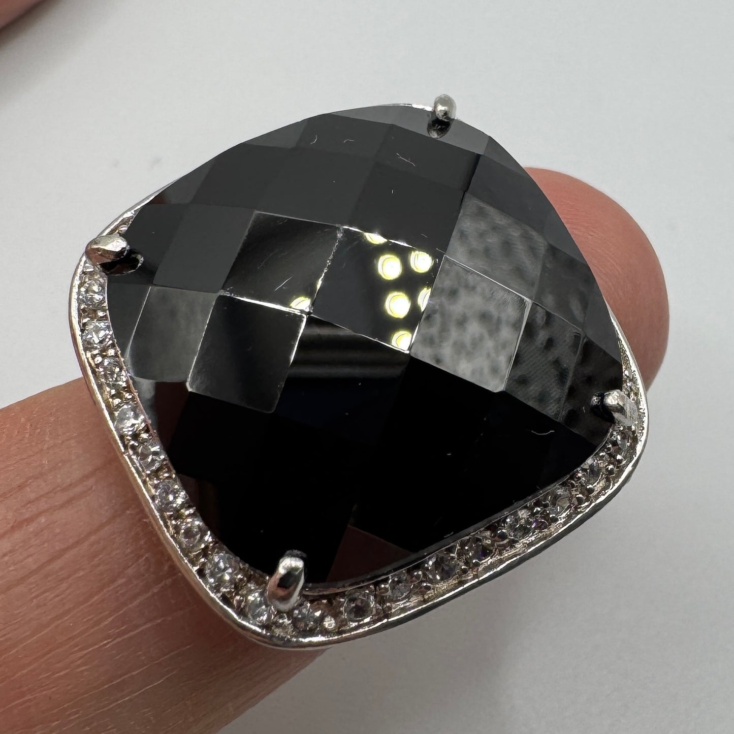 Grosse bague en argent et onyx