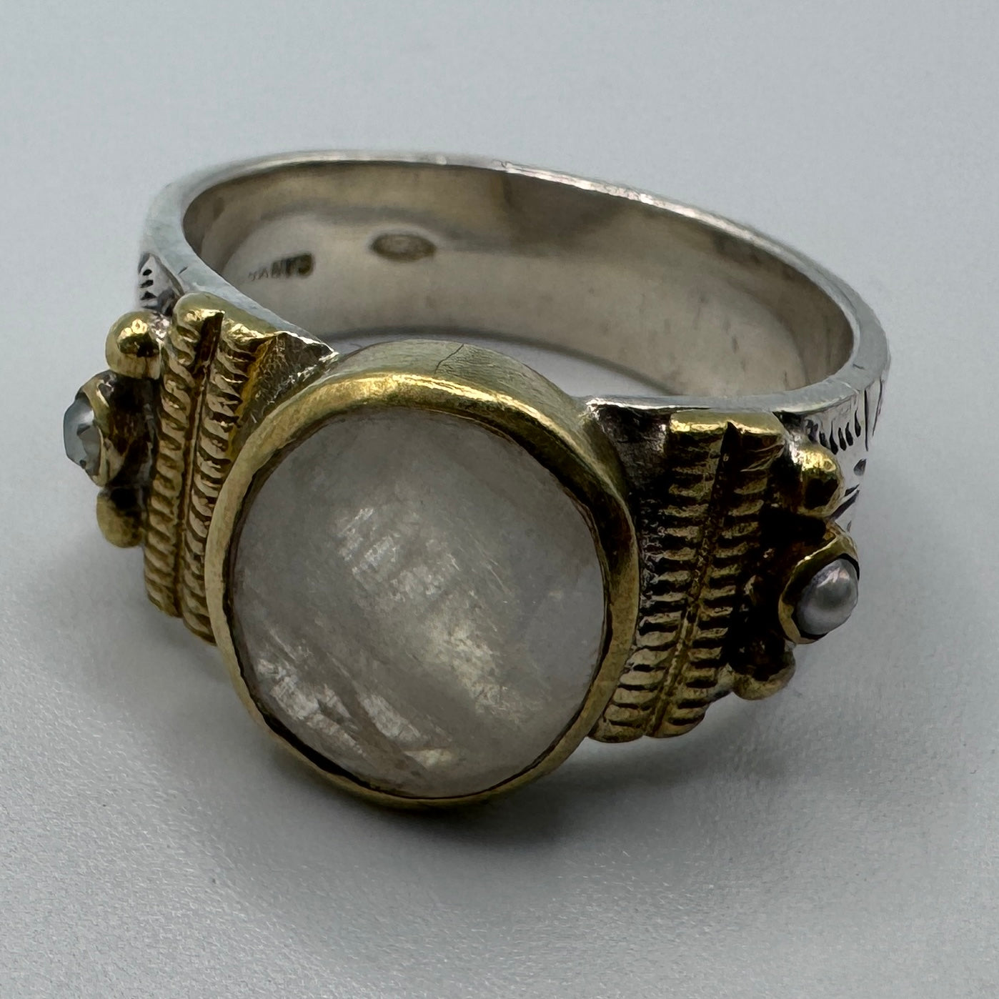 Bague ancienne - argent massif, vermeil et pierre de Lune