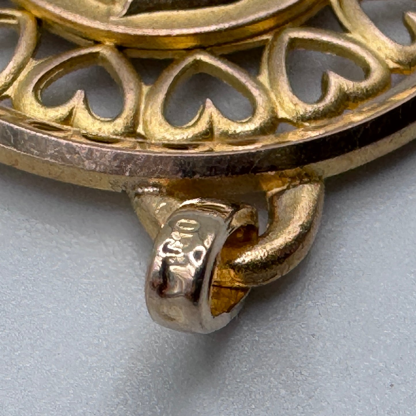 Superbe médaille religieuse ancienne plaqué or ORIA « Sainte Vierge » - neuf stock ancien bijoutier
