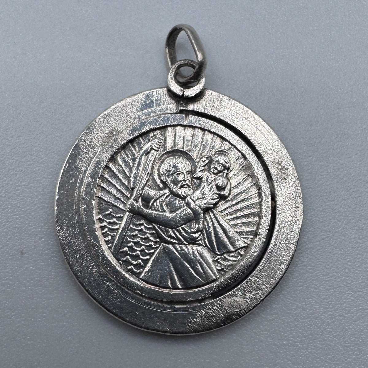 Medaille religieuse ancienne « Sainte Anne D’Auray »