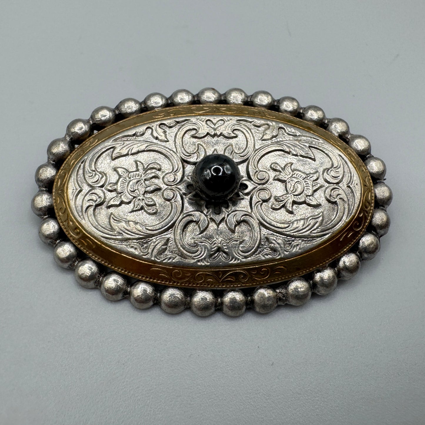 Broche ancienne - métal argenté et doré