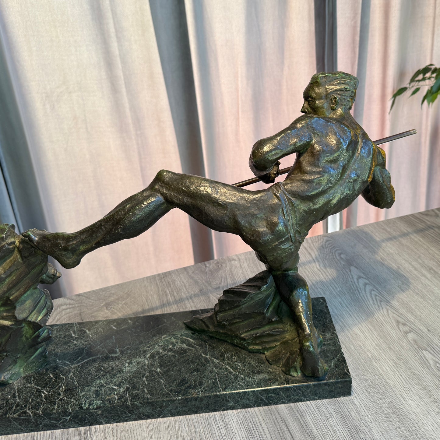 Sculpture en bronze Art Deco - « chasse au Lion » par P. Berjean