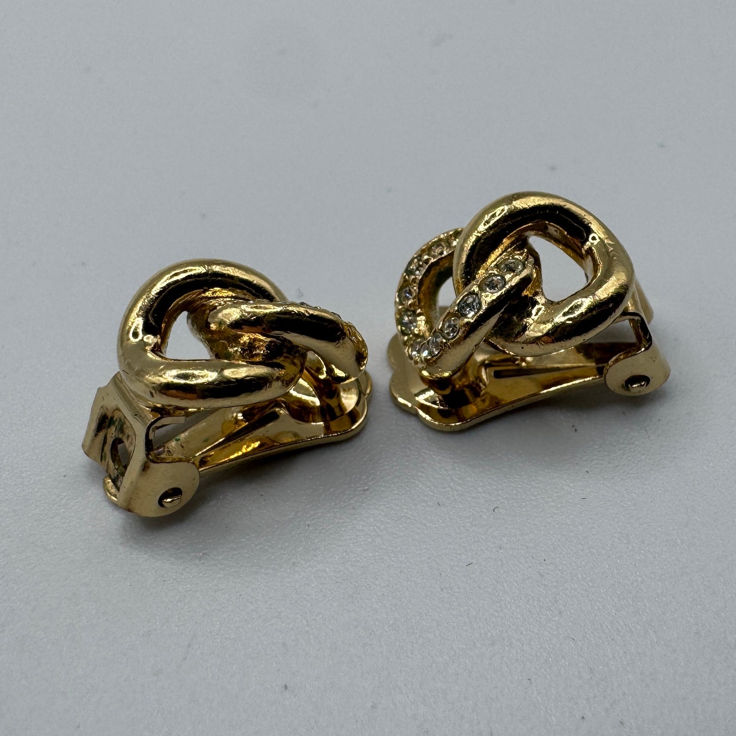 Clips créateur CHRISTIAN DIOR - métal doré