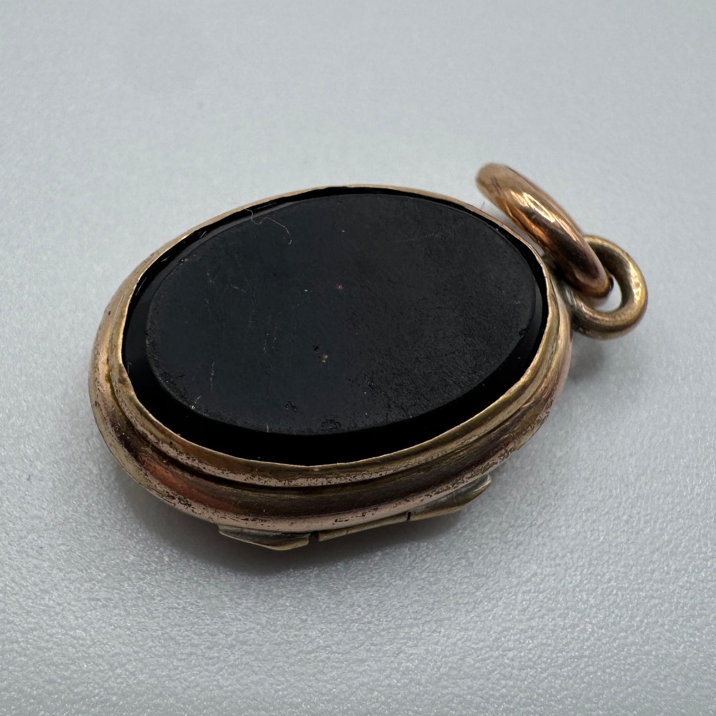 Petit Pendentif ancien porte photo ou relique - plaqué or