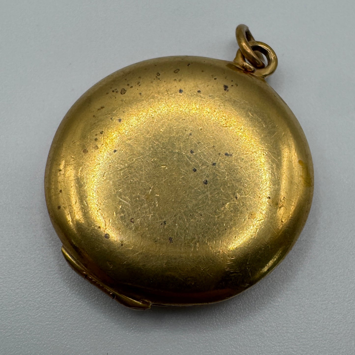 Pendentif ancien porte photo ou relique - bronze émaille