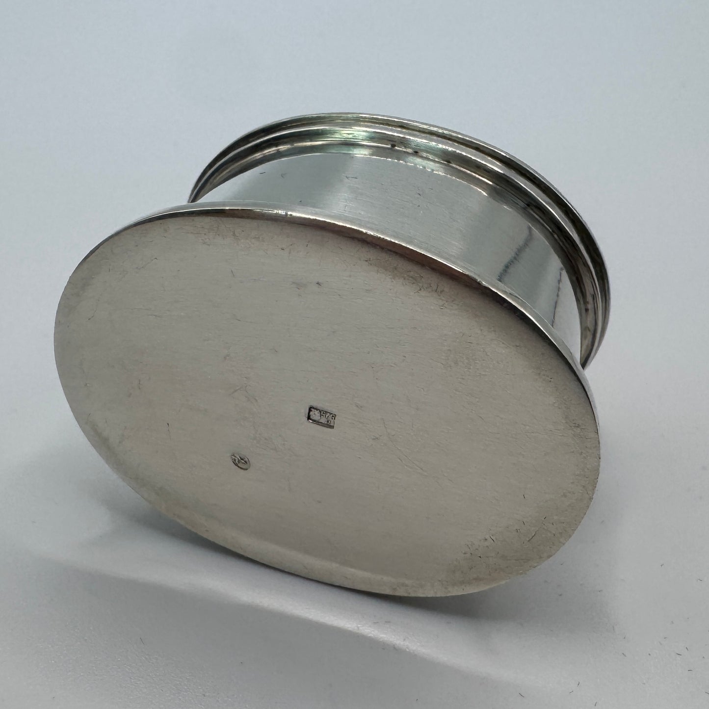 Superbe boîte pilulier en argent et ambre résine