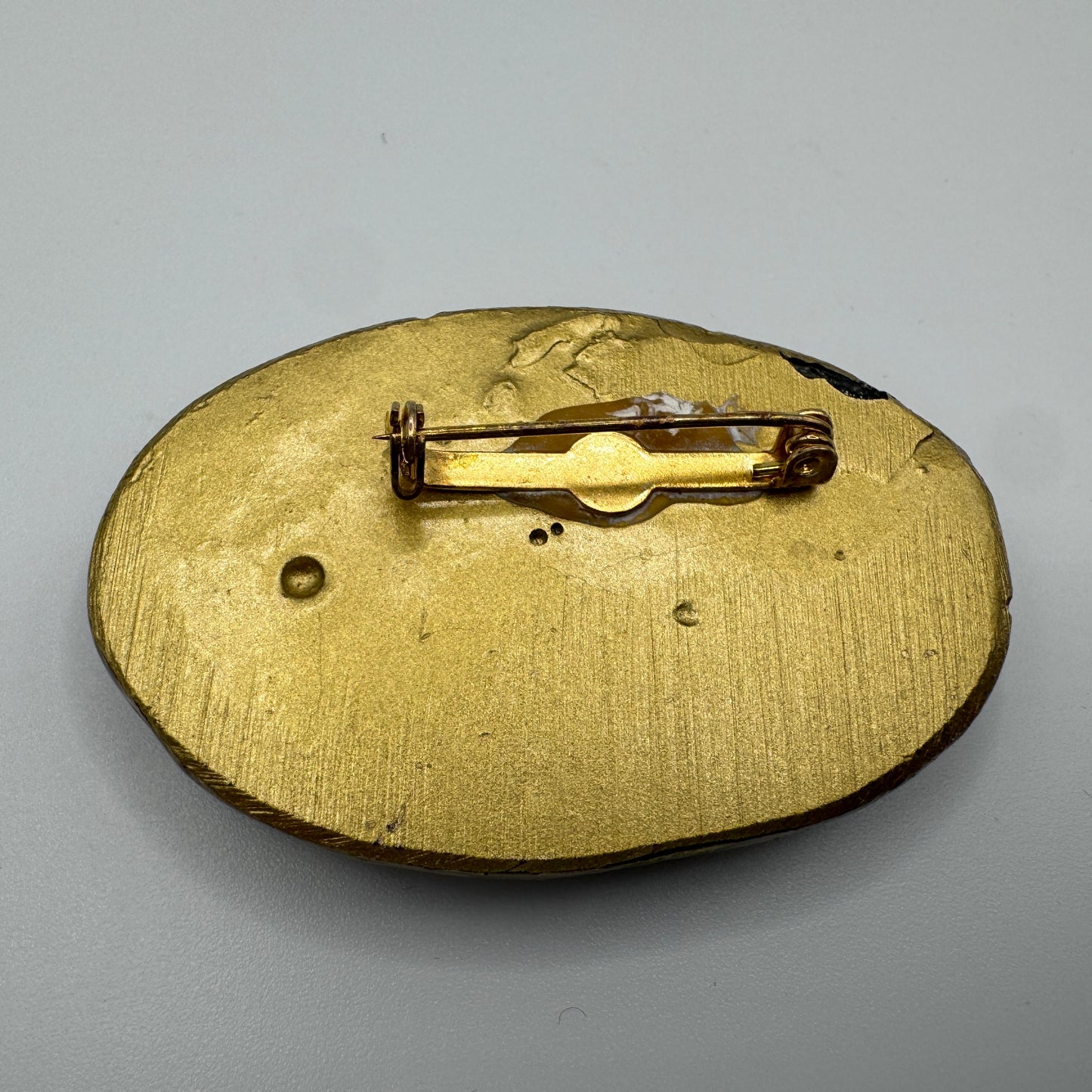 Broche Vintage en résine