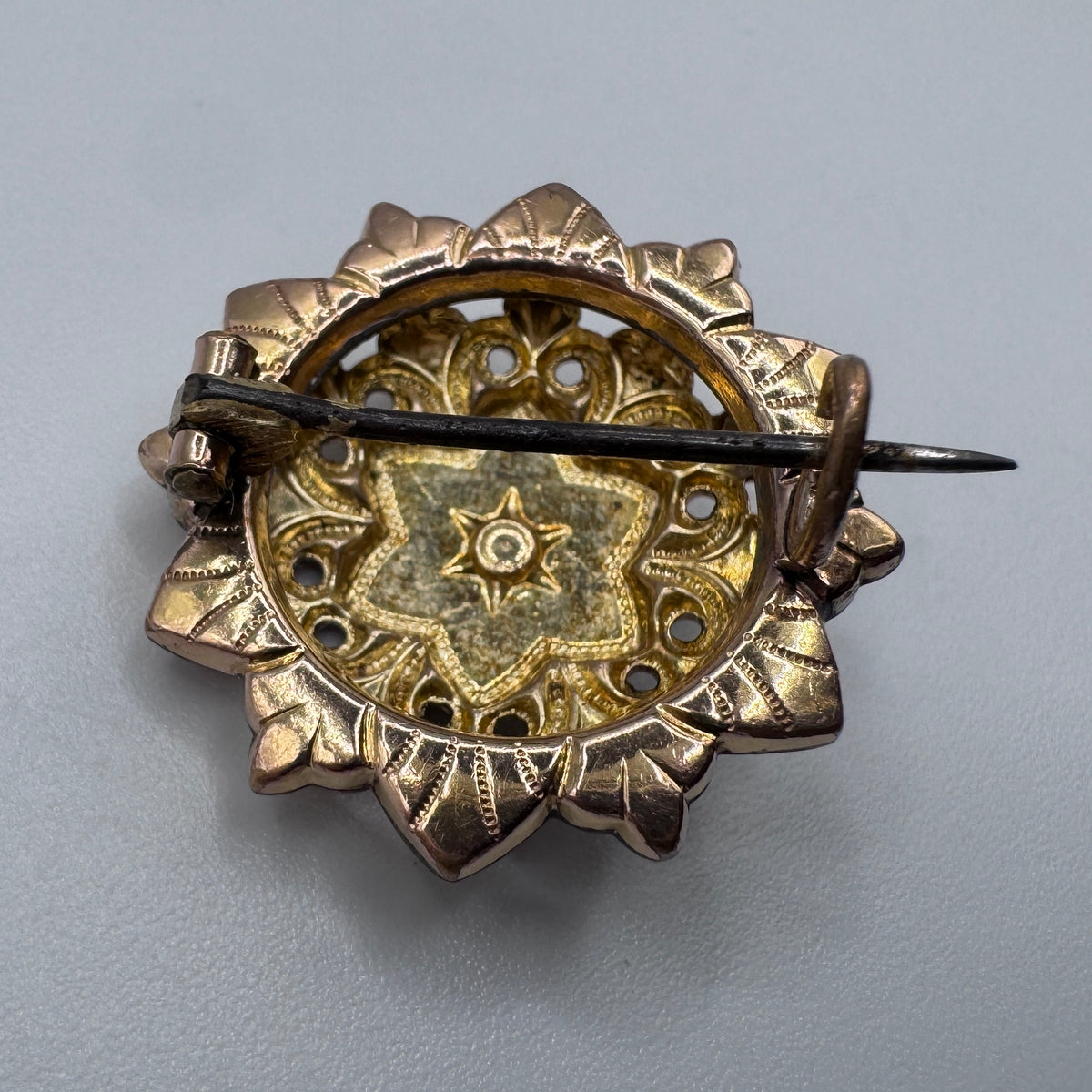 Broche ancienne en plaqué or - vers 1900