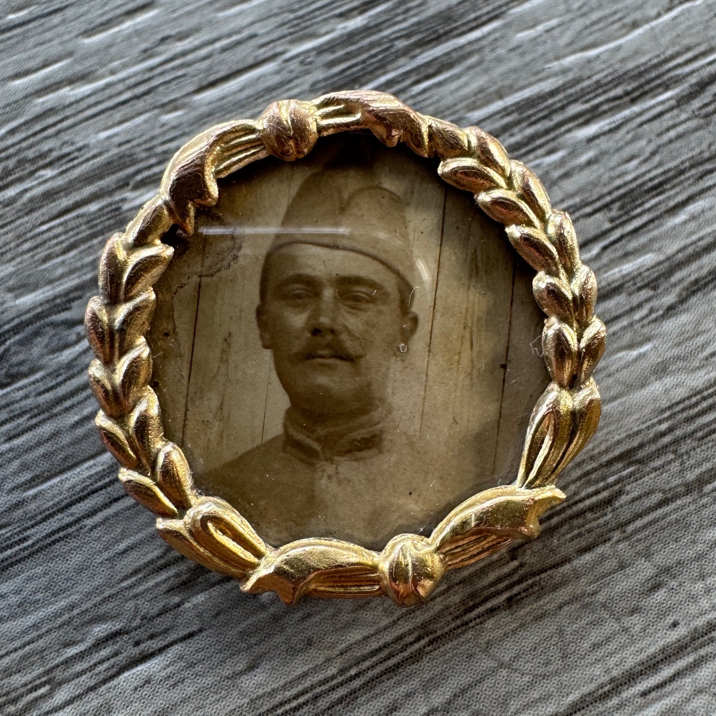 Broche ancienne vers 1900 « porte photo » - plaqué or