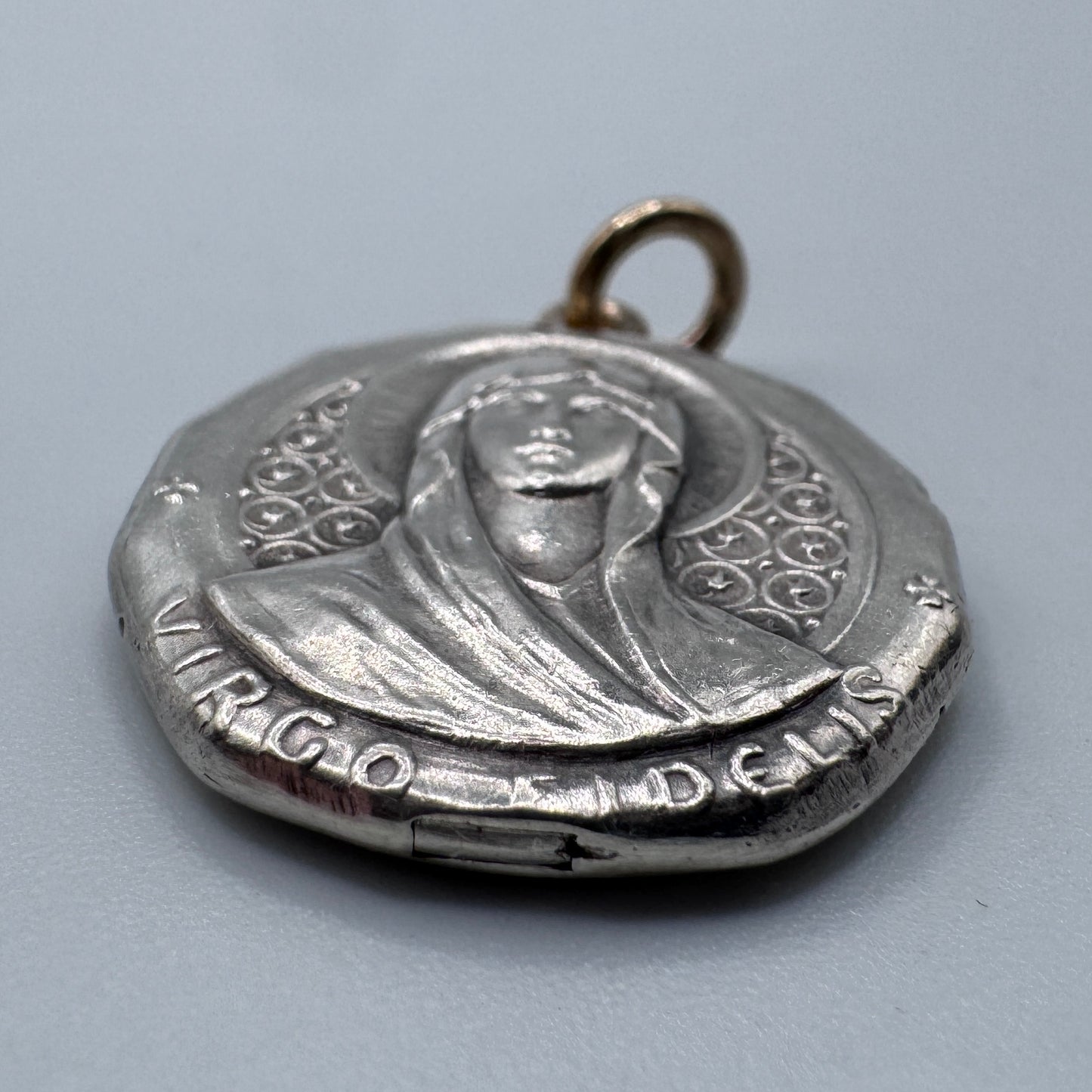 Très Rare Médaille religieuse ancienne - porte reliquaire en argent