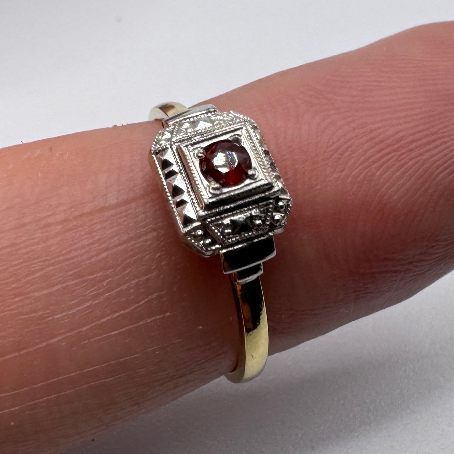 bague ancienne Art Deco en plaqué or - neuf stock ancien bijoutier