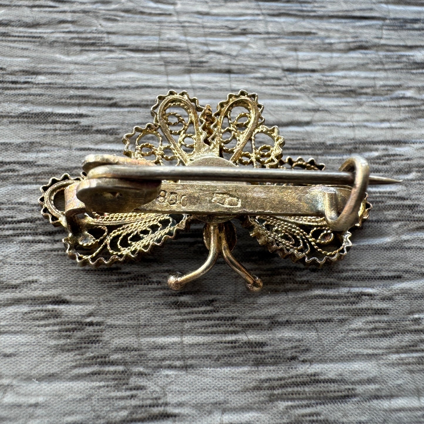 Broche ancienne en filigrane « Papillon » en argent et vermeil