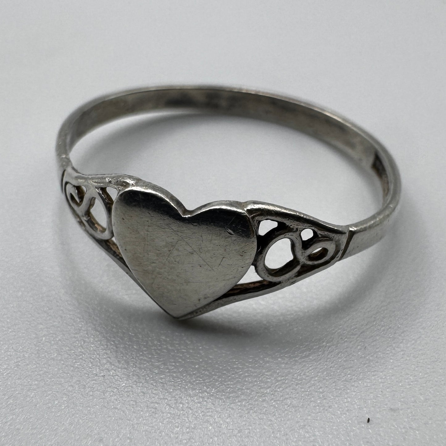 Bague ancienne en argent « cœur » - vers 1900