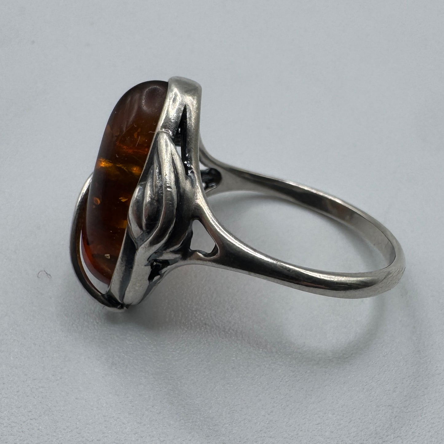 Bague en argent et ambre