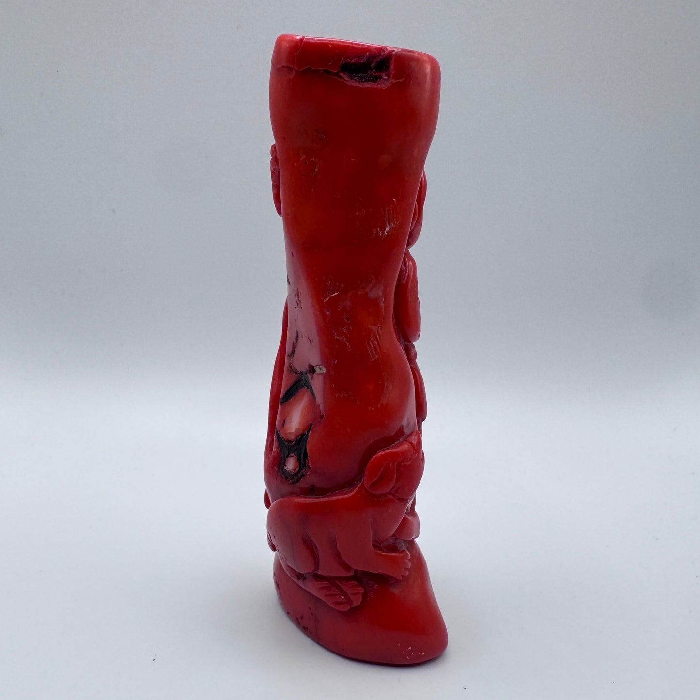 Sculpture chinoise ancienne en corail rouge  « l’enfant et son chien »
