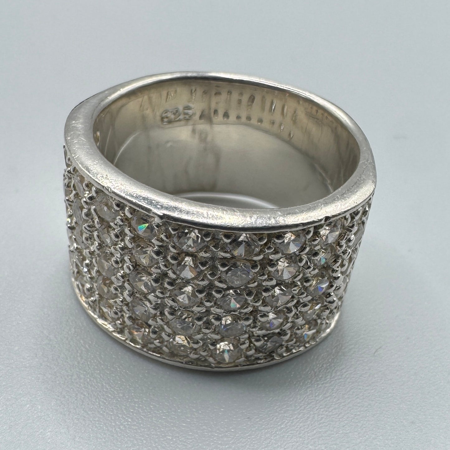 Grosse bague en argent et brillants