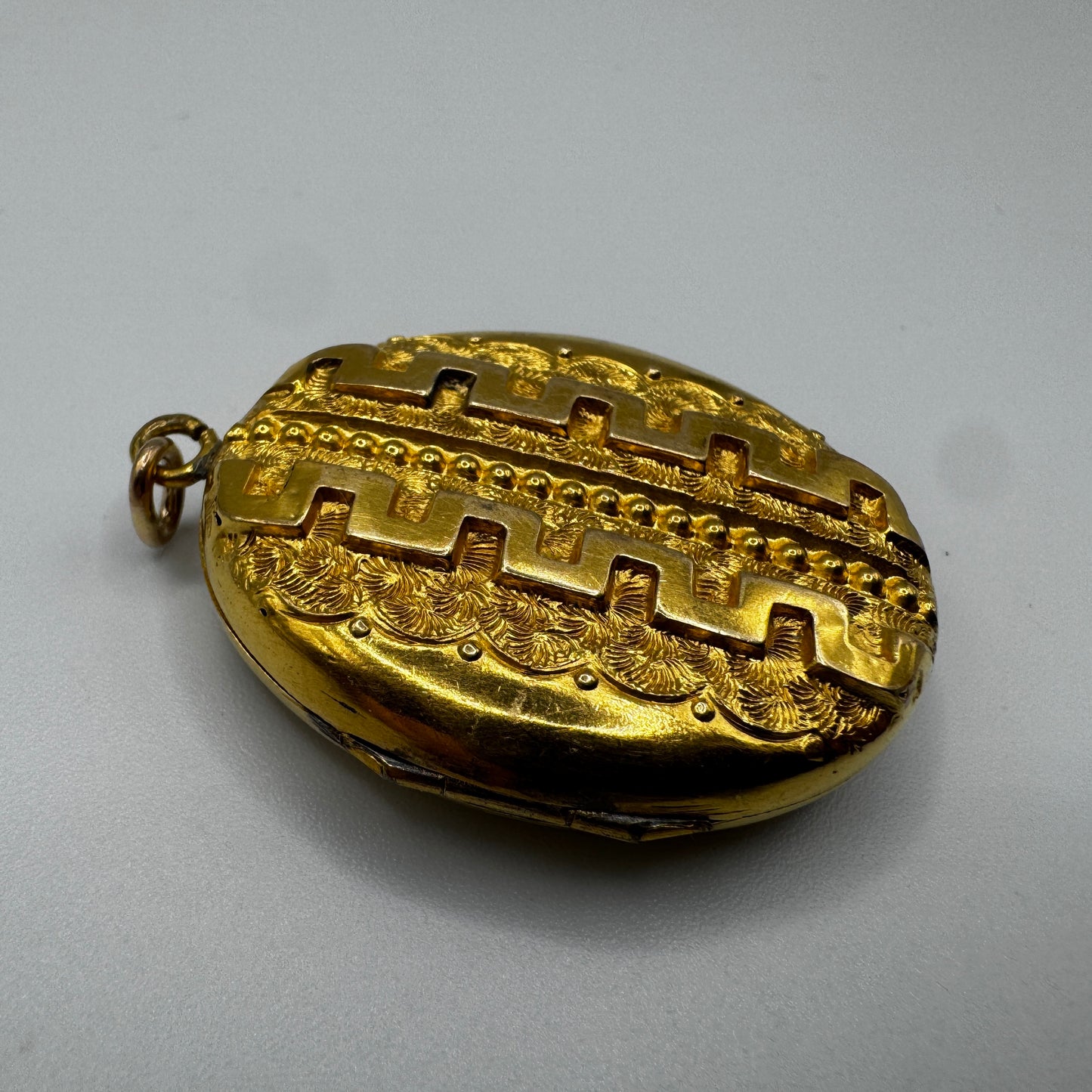 Pendentif ancien porte photo ou relique - plaqué or