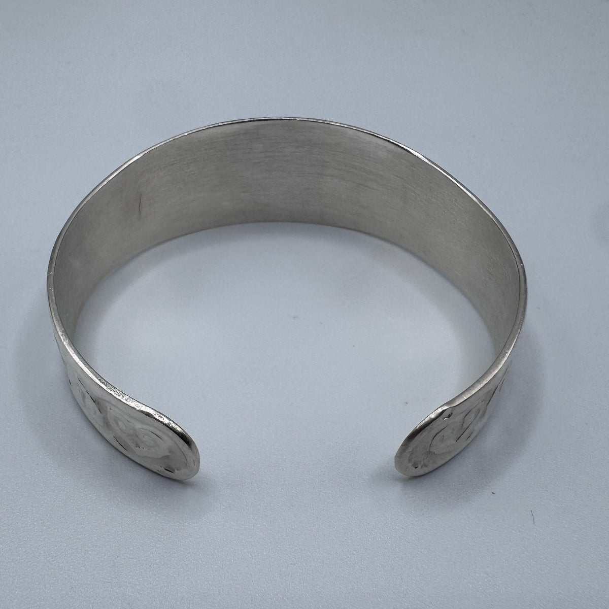 Superbe Bracelet « Cœurs stylisés » en argent massif