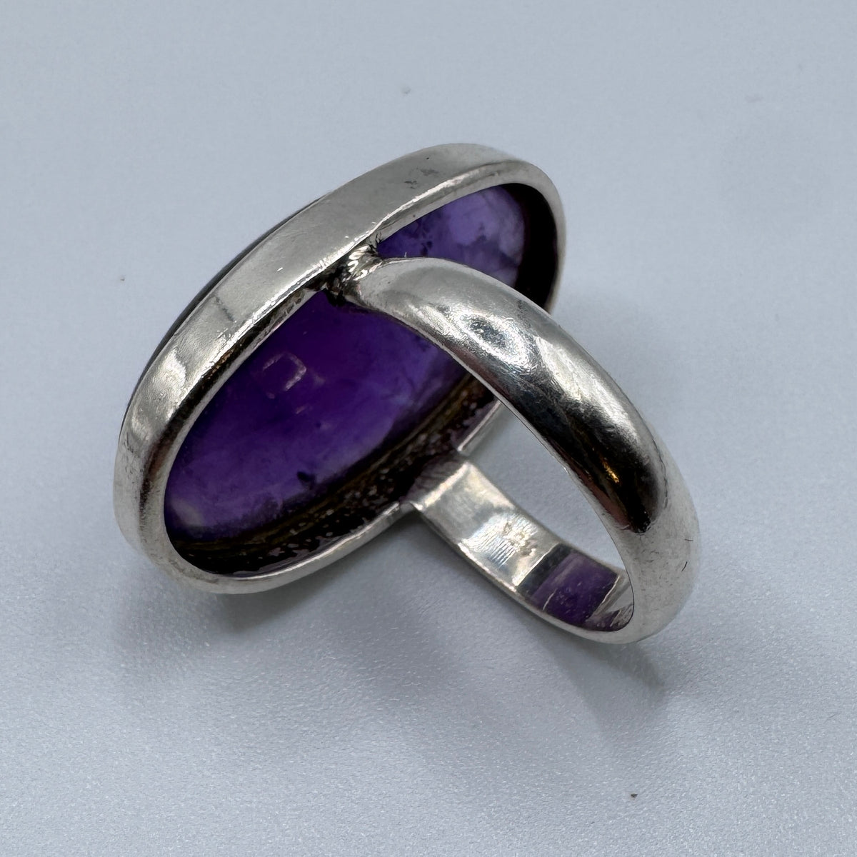 Grosse Bague en argent et améthyste